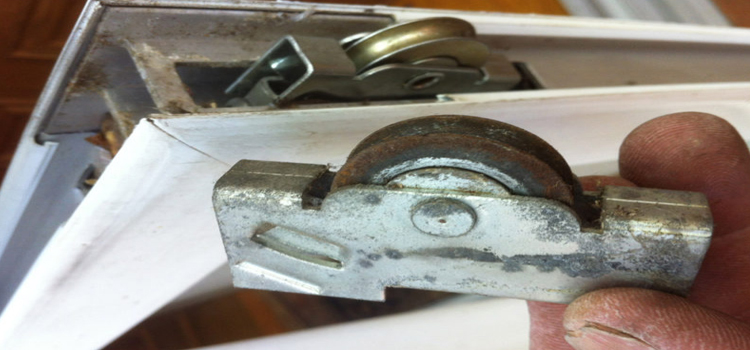 screen door roller repair in Wildomar